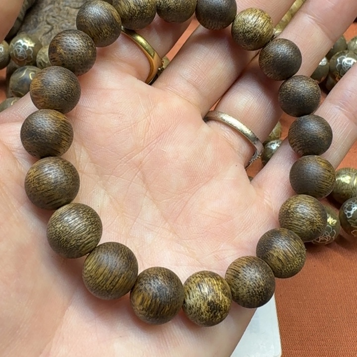 大叶紫檀（黑酸枝木类）