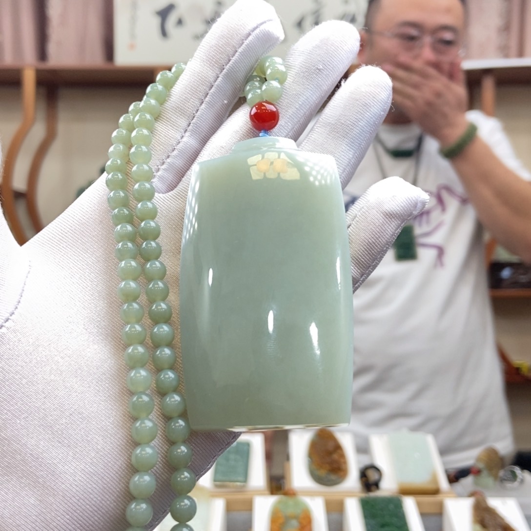 虎***）和田玉未镶嵌颈饰