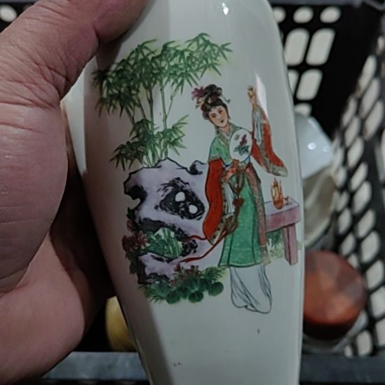 奇***艺陶瓷精美摆件（不退换，微瑕的）