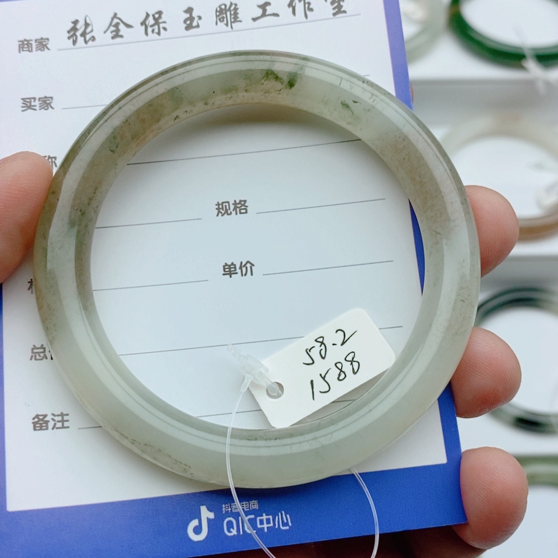 金***薇独山玉未镶嵌手镯