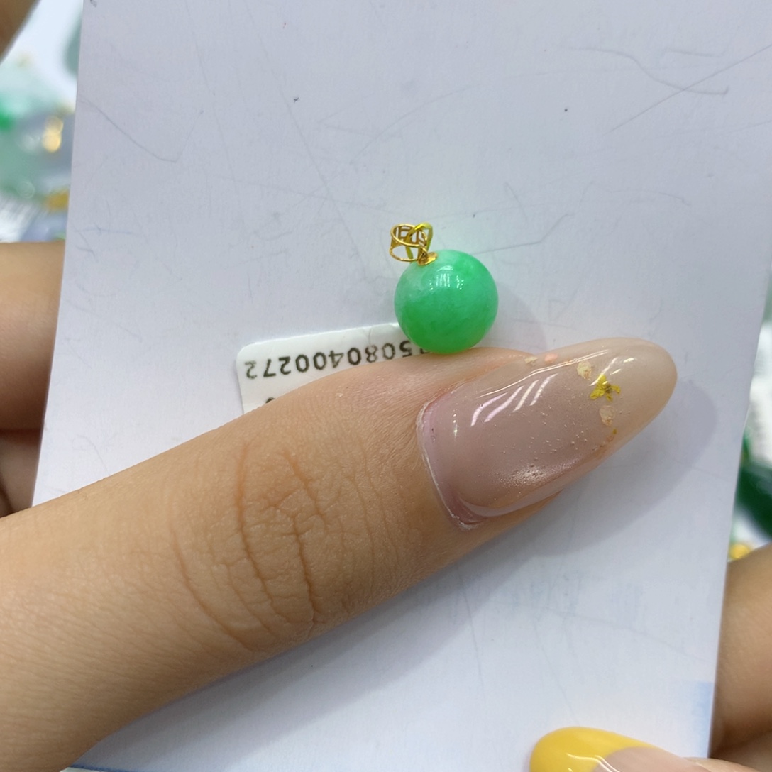 颈饰18K金镶嵌翡翠