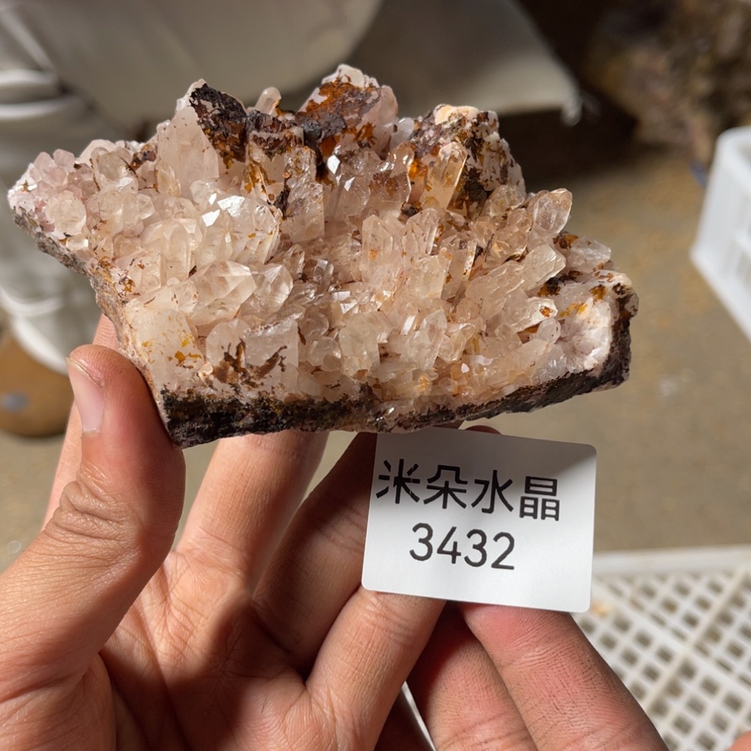 左***嬢水晶未镶嵌珠宝半成品