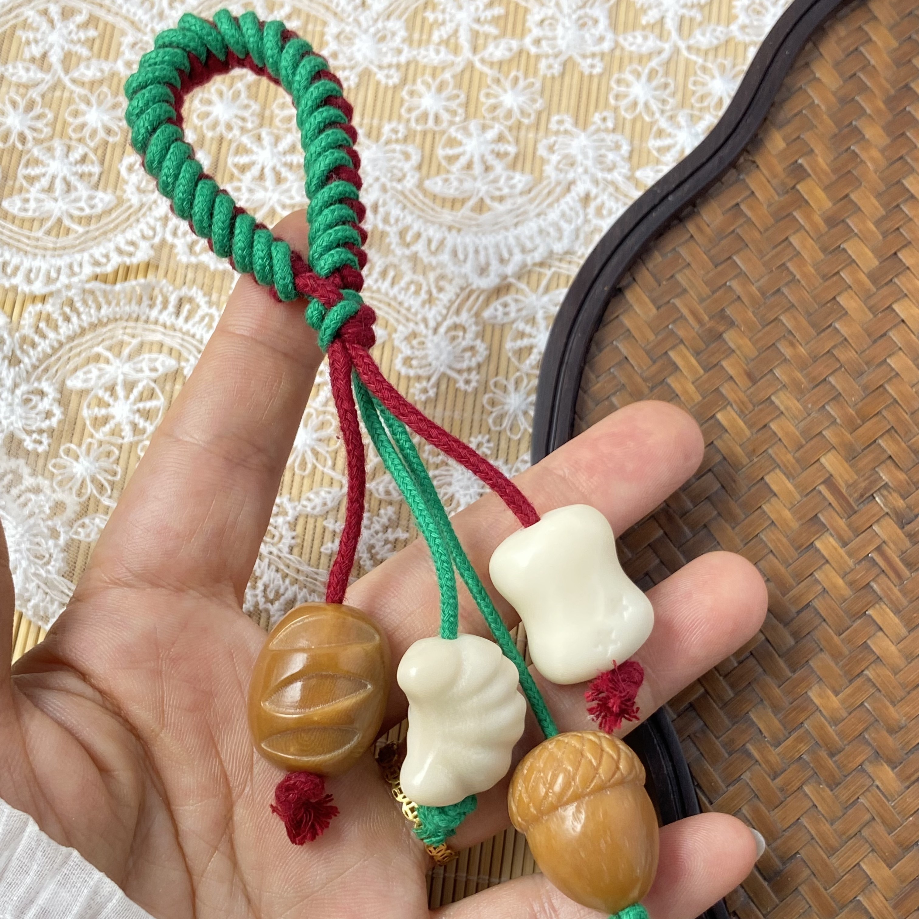  象牙果雕刻把件单珠手捻手串跑环配饰猫头散珠菩提吊坠