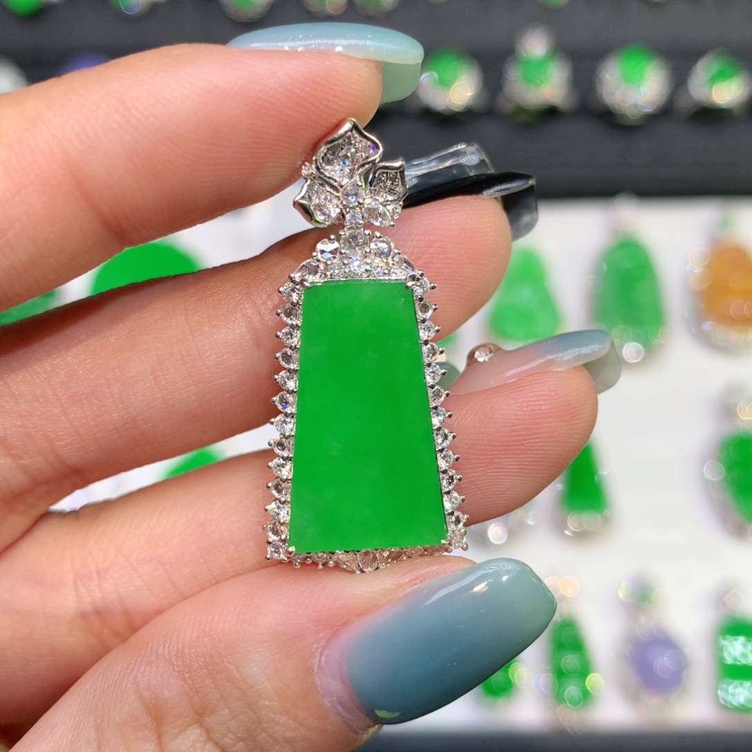 翡翠18K金镶嵌吊坠(不含链)