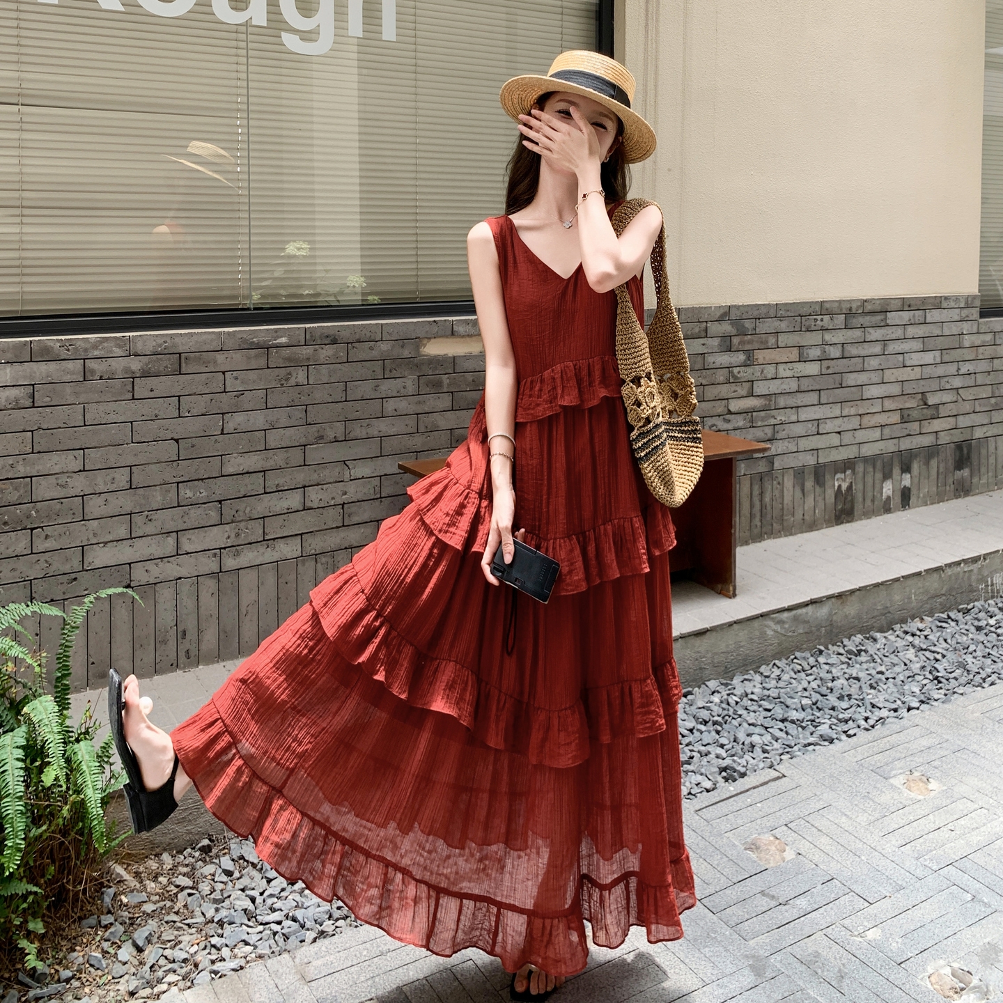 海边度假风荷叶边红色吊带连衣裙女2025夏巨好看甜美超仙气质长裙