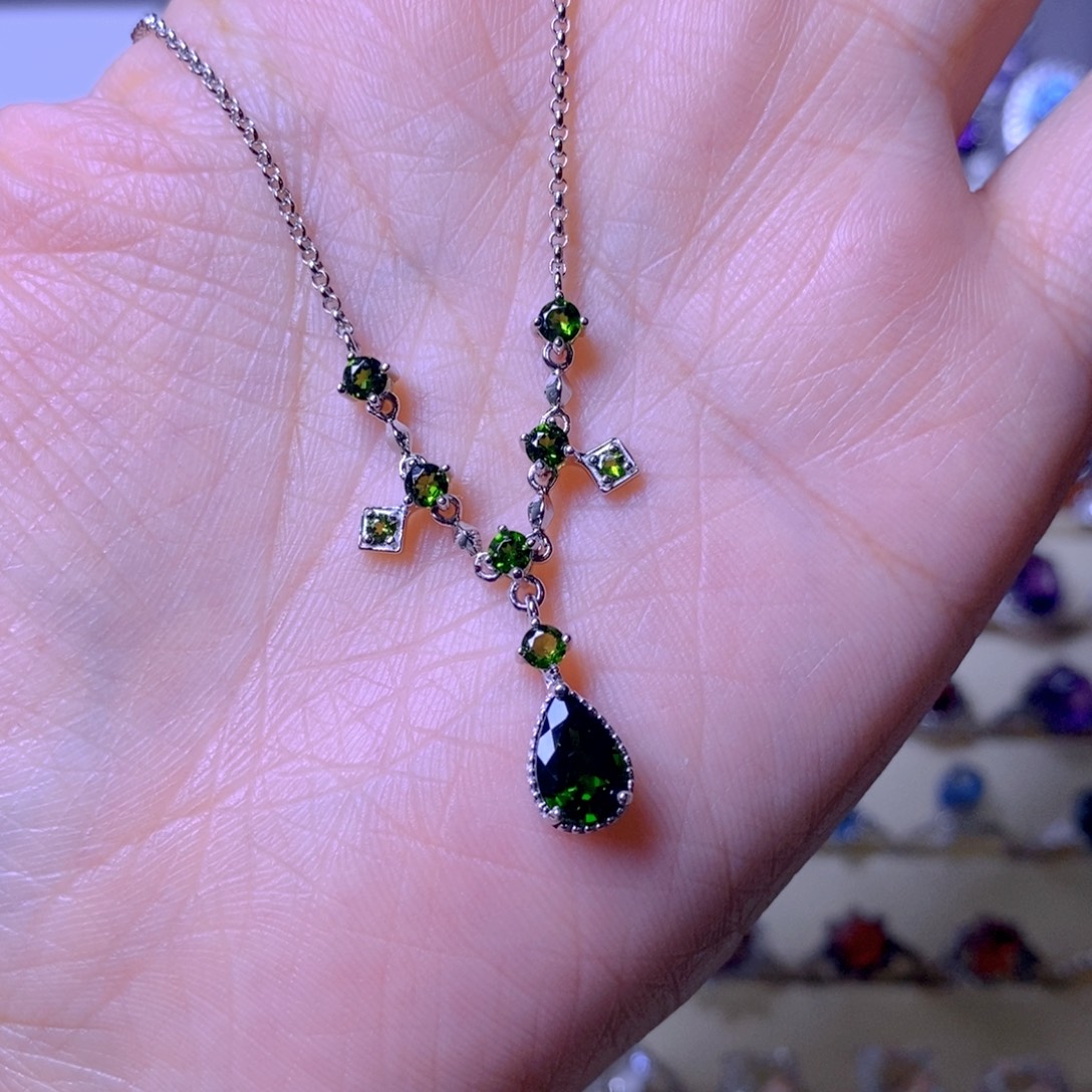 a***i吊坠透辉石银S925镶嵌