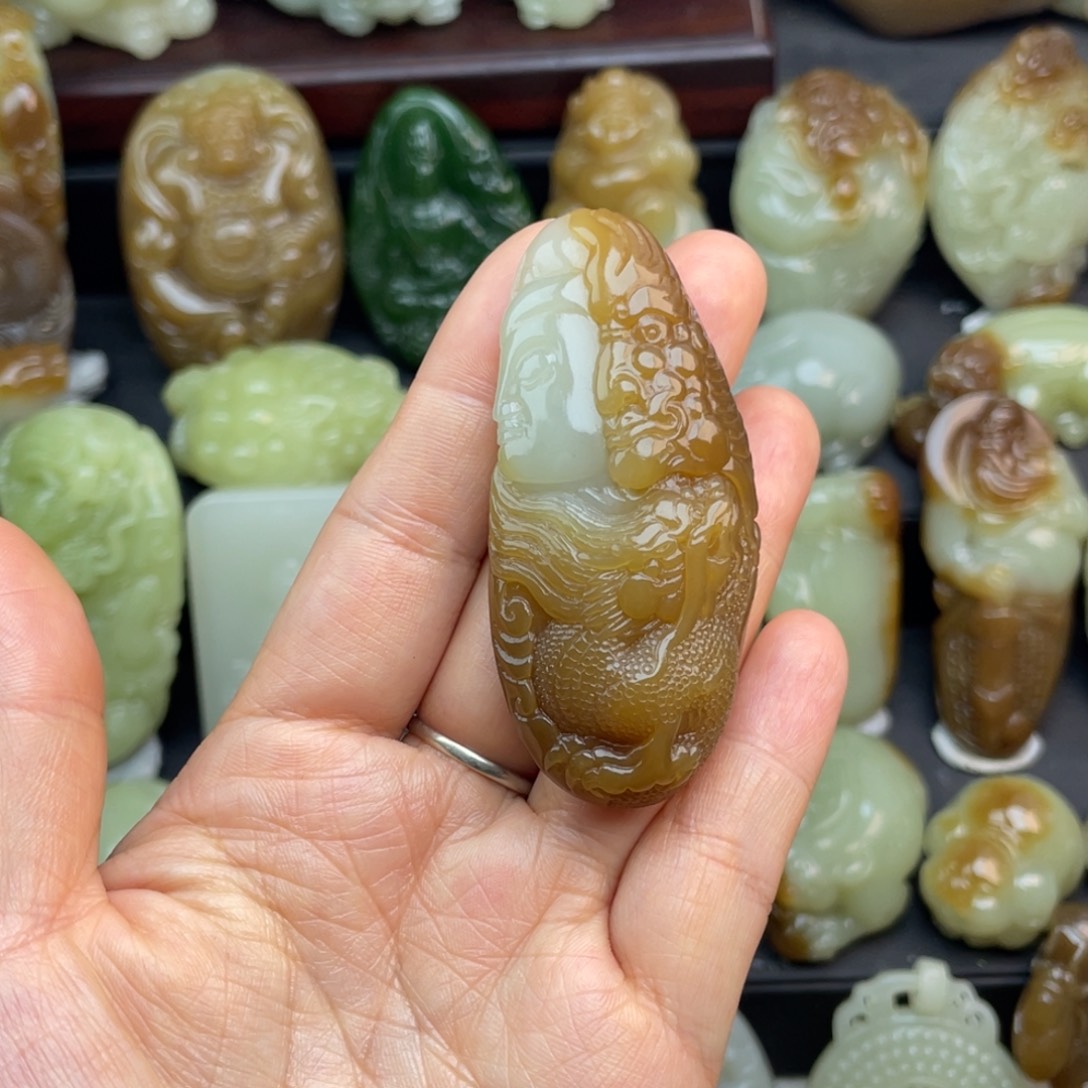 和田玉未镶嵌颈饰