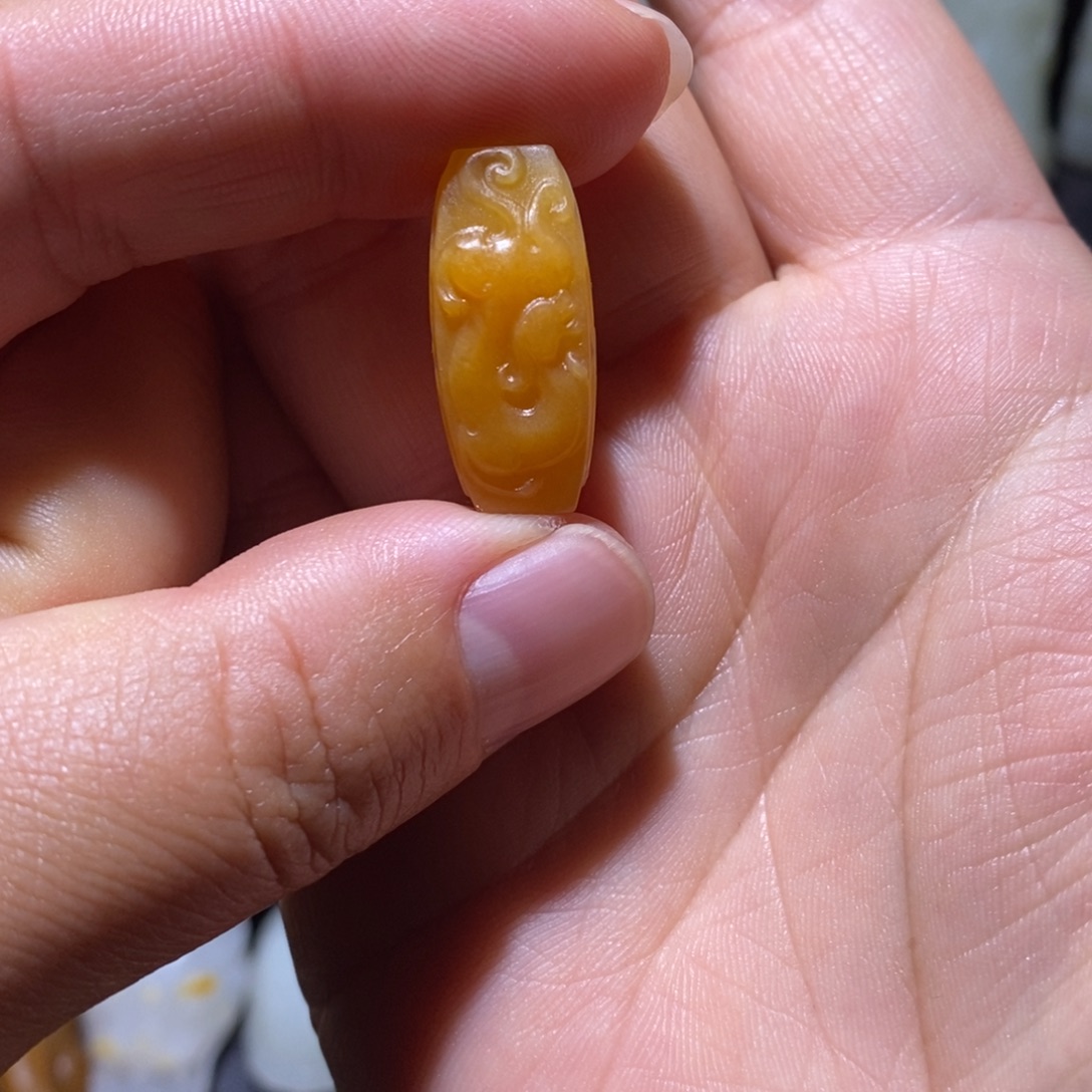 ****o和田玉未镶嵌颈饰