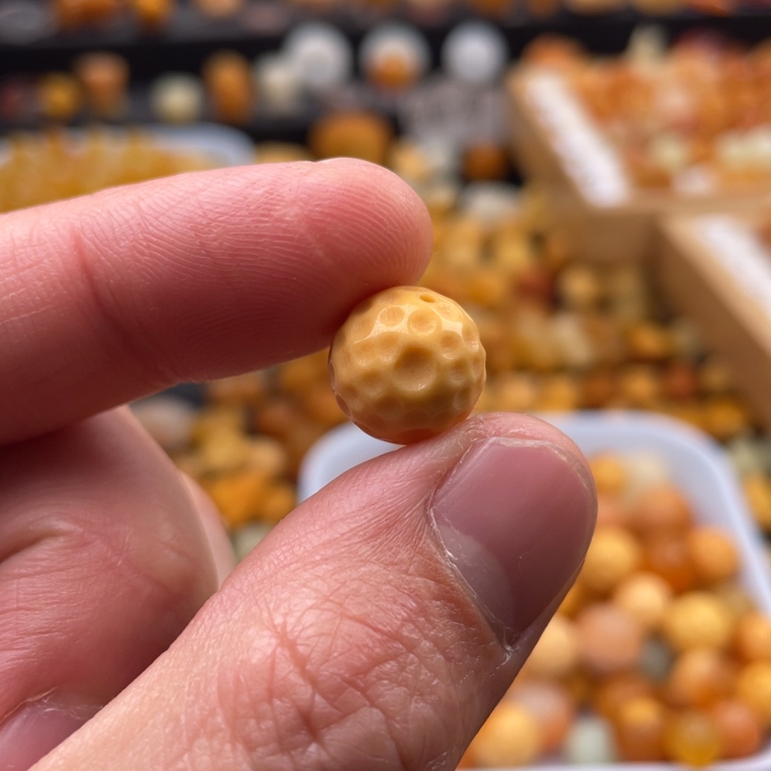 石英质玉（缅黄）颈饰未镶嵌P**n