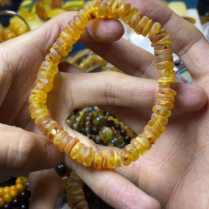琥珀珠宝奇石未镶嵌
