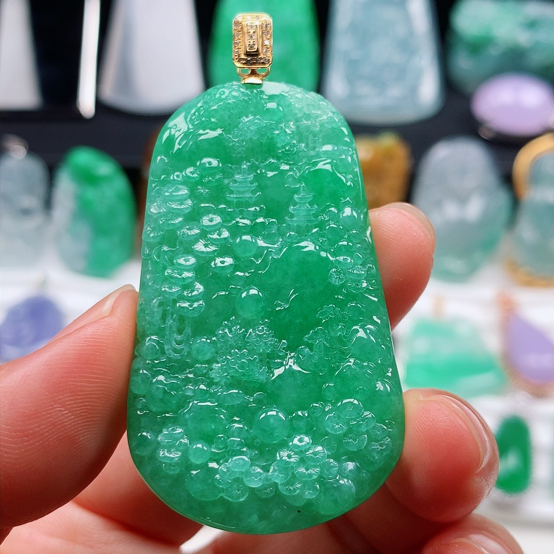 翡翠颈饰未镶嵌冰绿