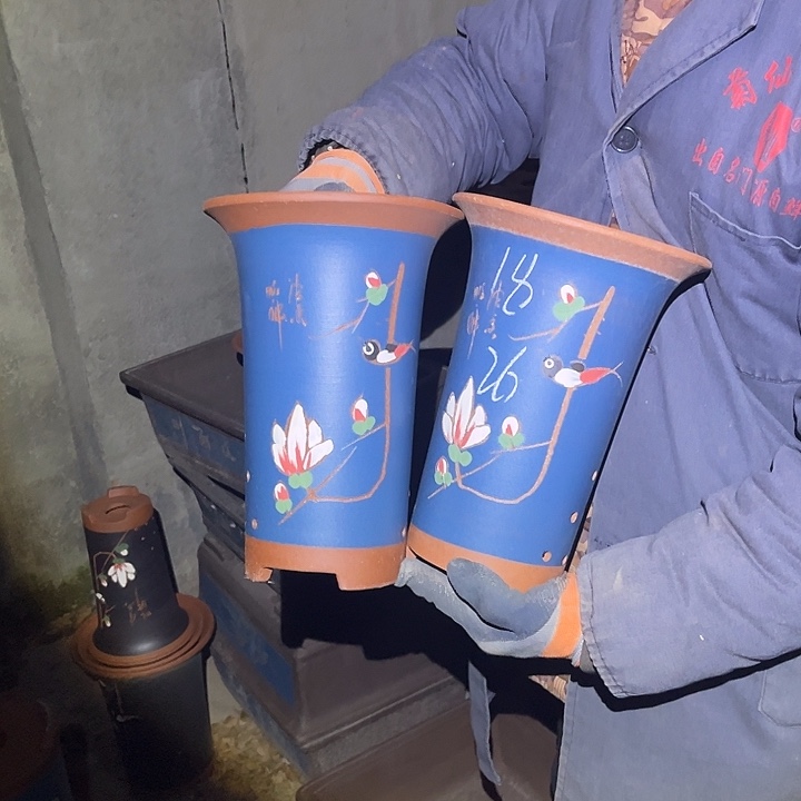 紫砂花盆紫砂花盆和一