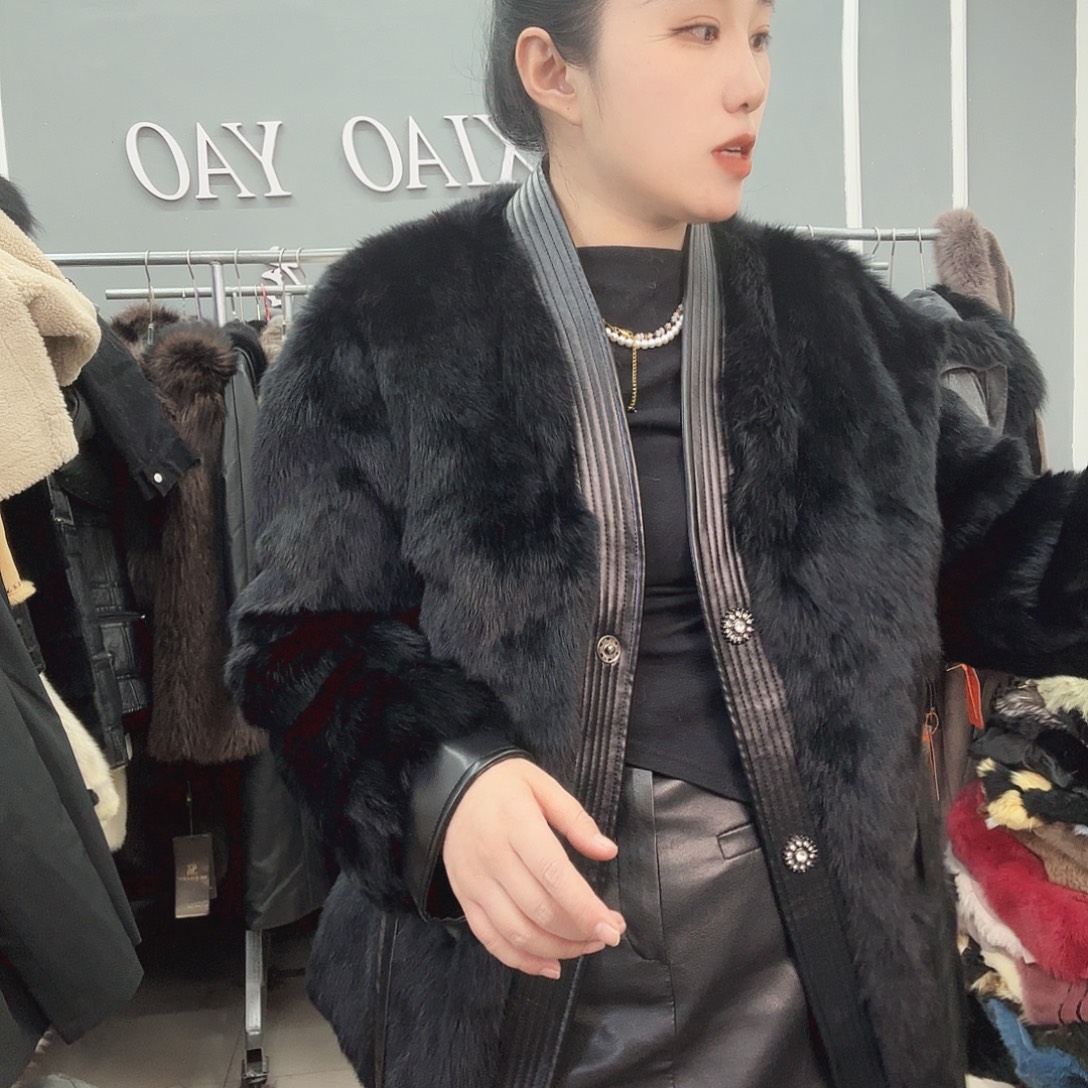 姚小妖家高端皮草