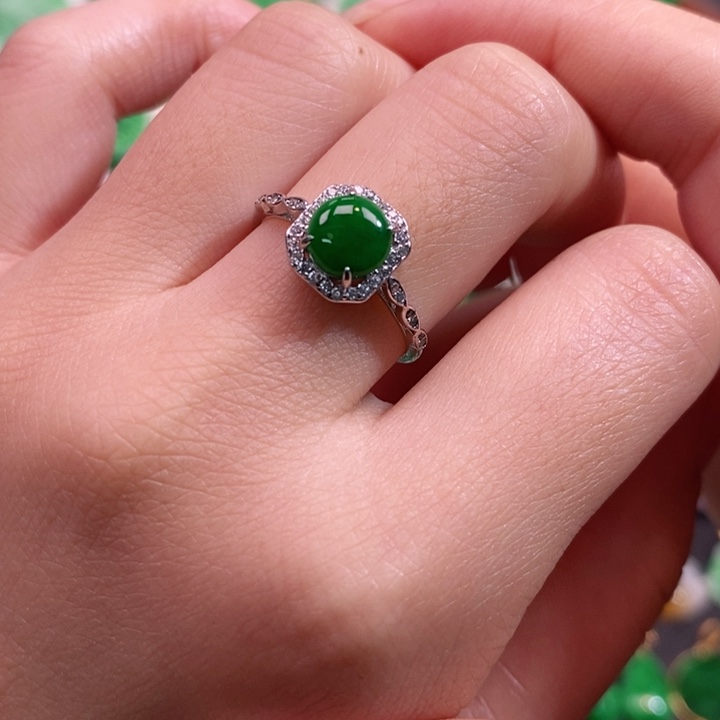 颈饰未镶嵌翡翠吊坠