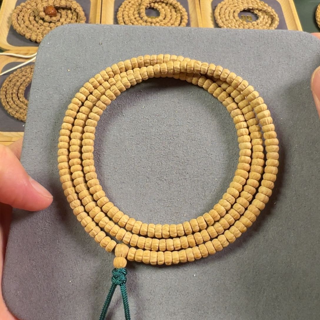 【闪购商品】吊坠柏香籽/百香籽热振黄油皮药片1号