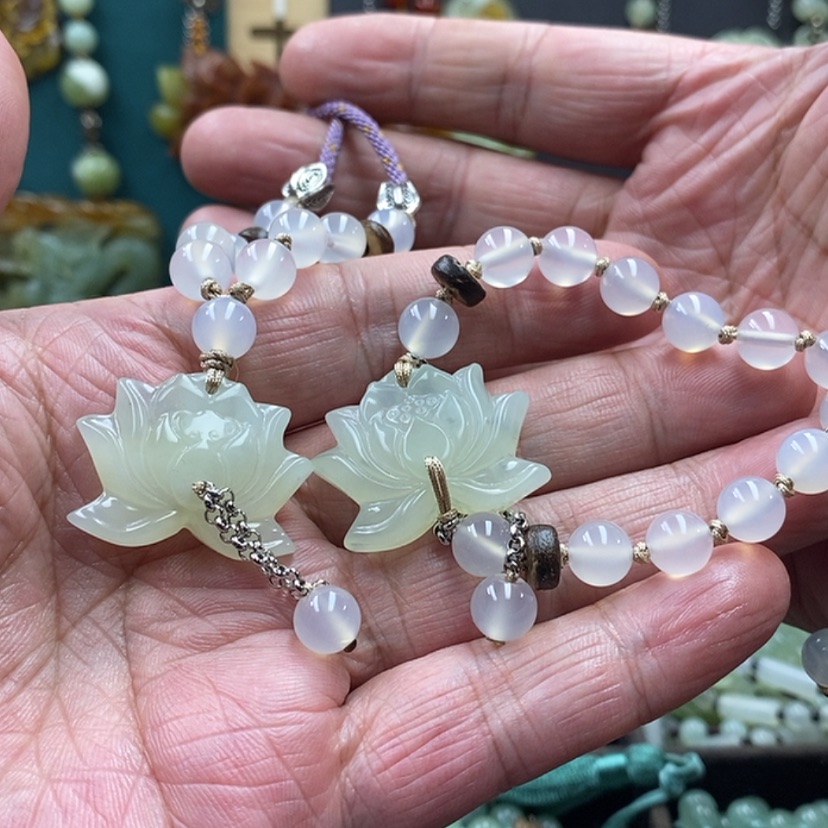 【闪购商品】蛇纹石玉手牌吊坠未镶嵌