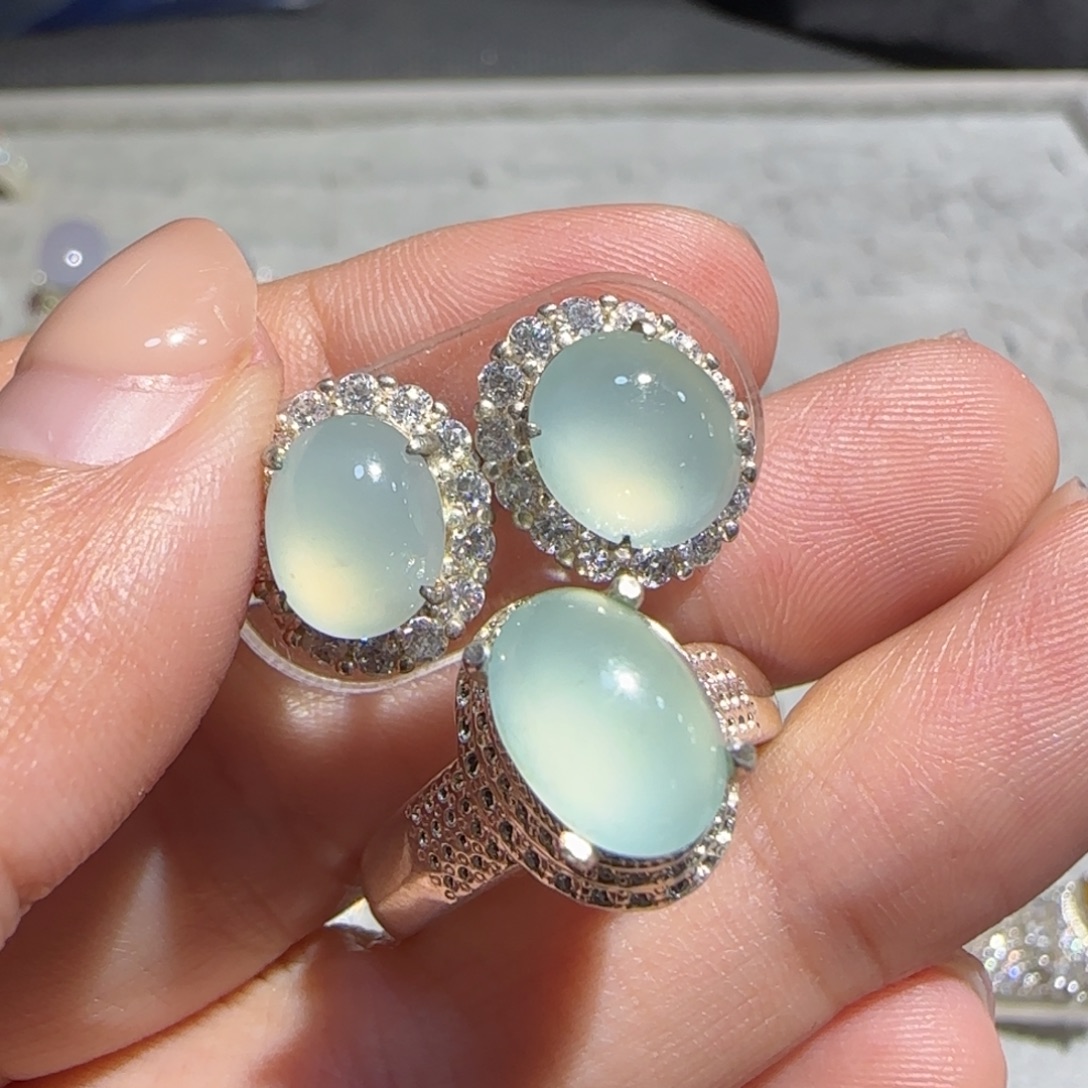 翡翠未镶嵌戒指翡翠