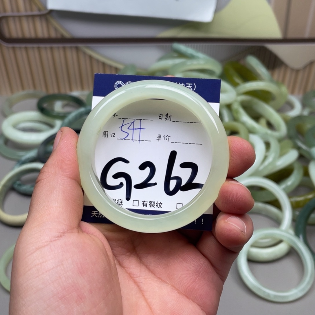 岫玉手镯手镯未镶嵌