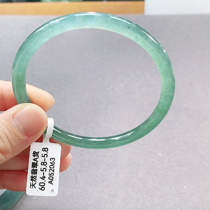 【闪购商品】翡翠手镯（圆镯）未镶嵌