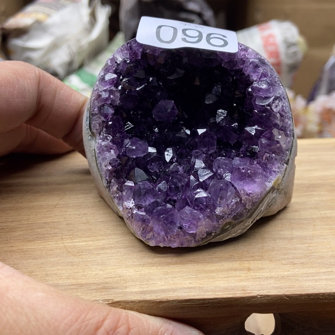 紫晶天然水晶摆件未镶嵌