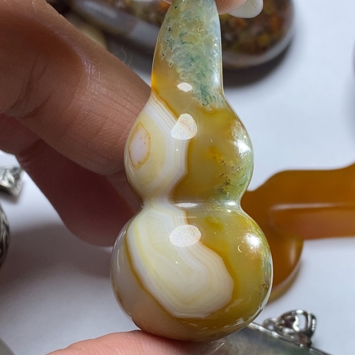 玛瑙/玉髓颈饰未镶嵌