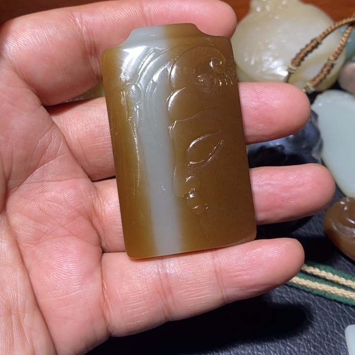 燎***岳和田玉（糖玉）未镶嵌挂件