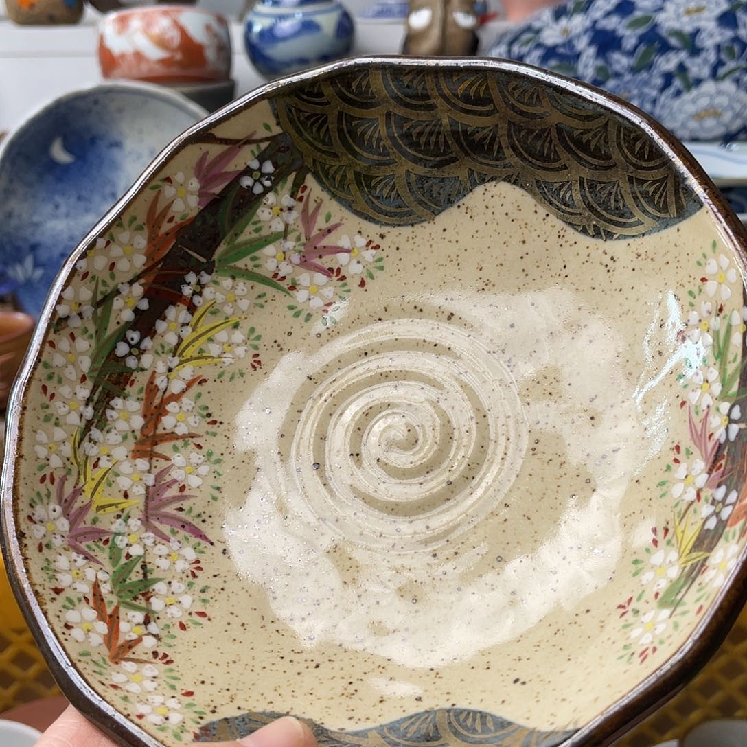 瓷片哈哈哈我在这一片混乱里的我和