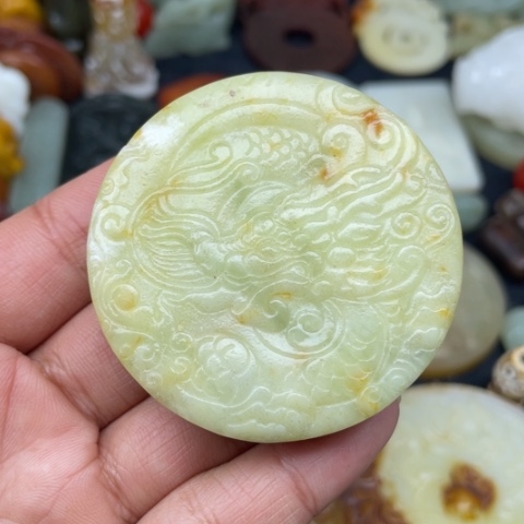 蛇纹石玉颈饰未镶嵌37