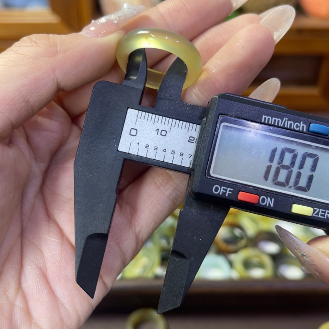 蛇纹石玉未镶嵌戒指104