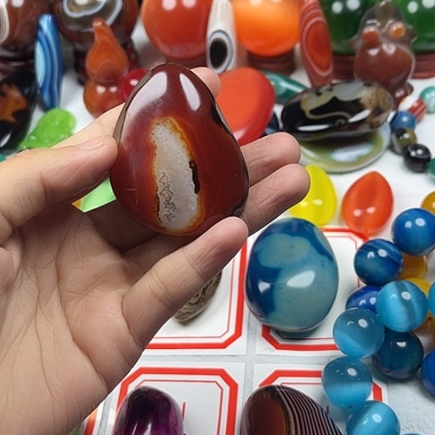 玛瑙/玉髓颈饰未镶嵌