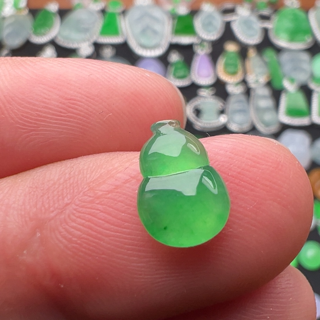 翡翠颈饰未镶嵌葫芦10.5