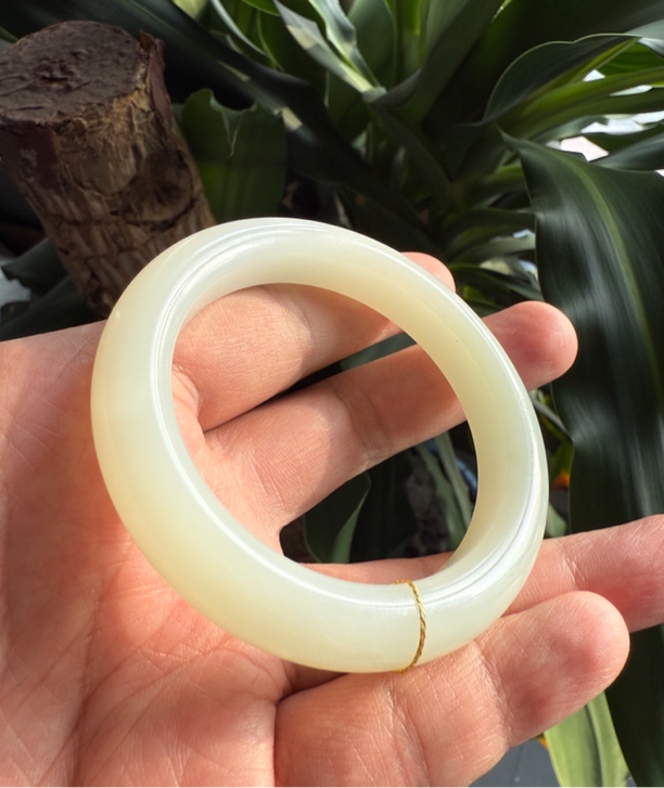 和田玉羊脂白玉手镯女士正装54.8圈口55.5克