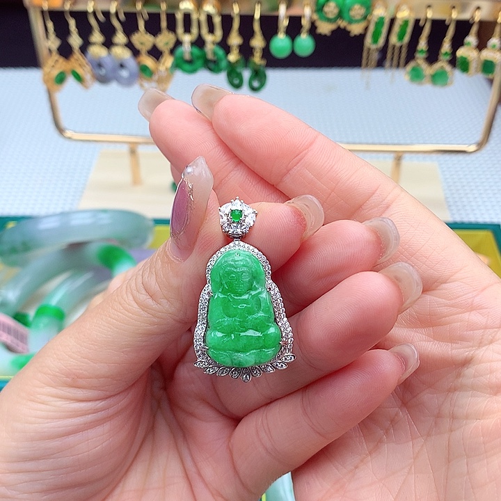 翡翠颈饰银S925镶嵌翡翠