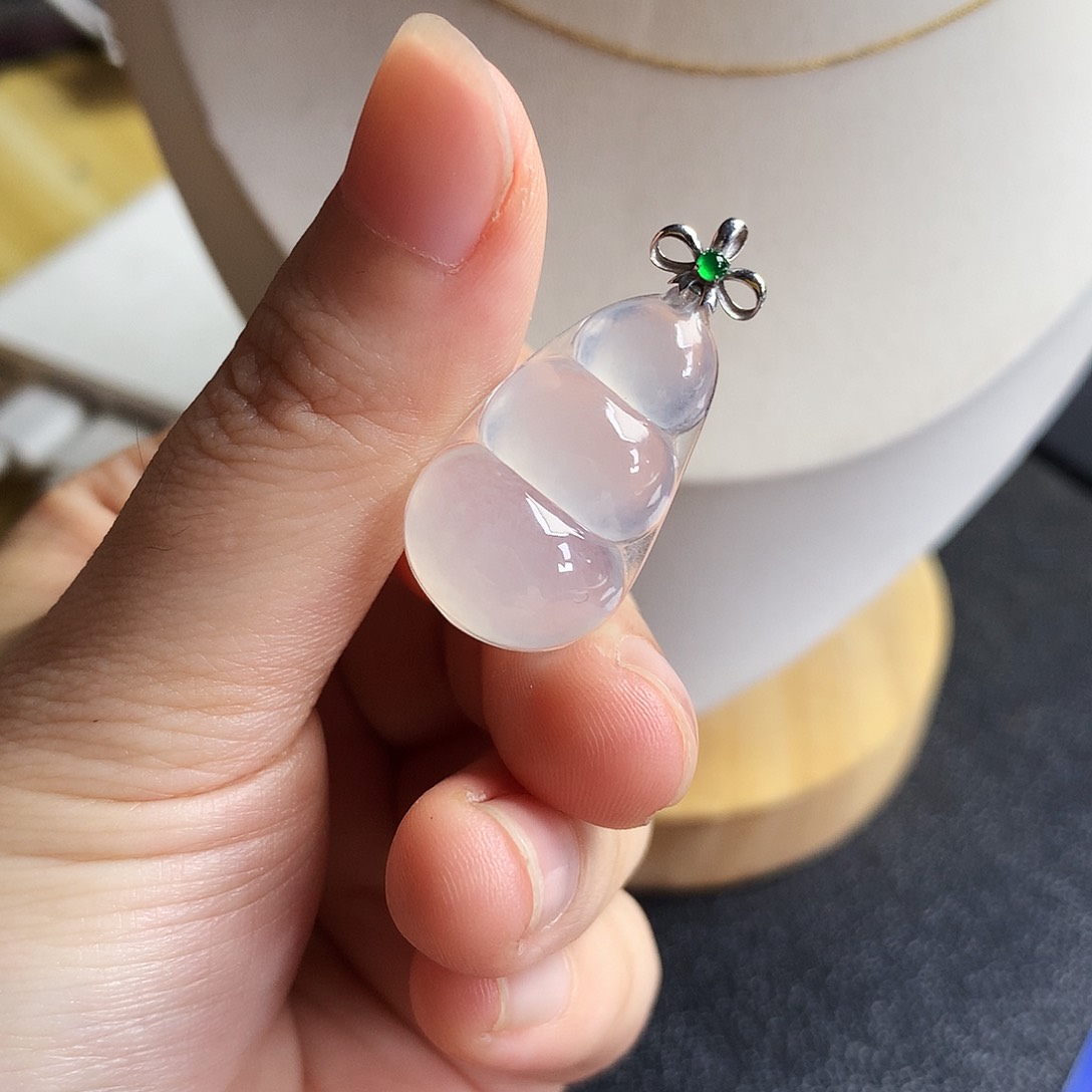 吊坠(不含链)18K金镶嵌翡翠豆子