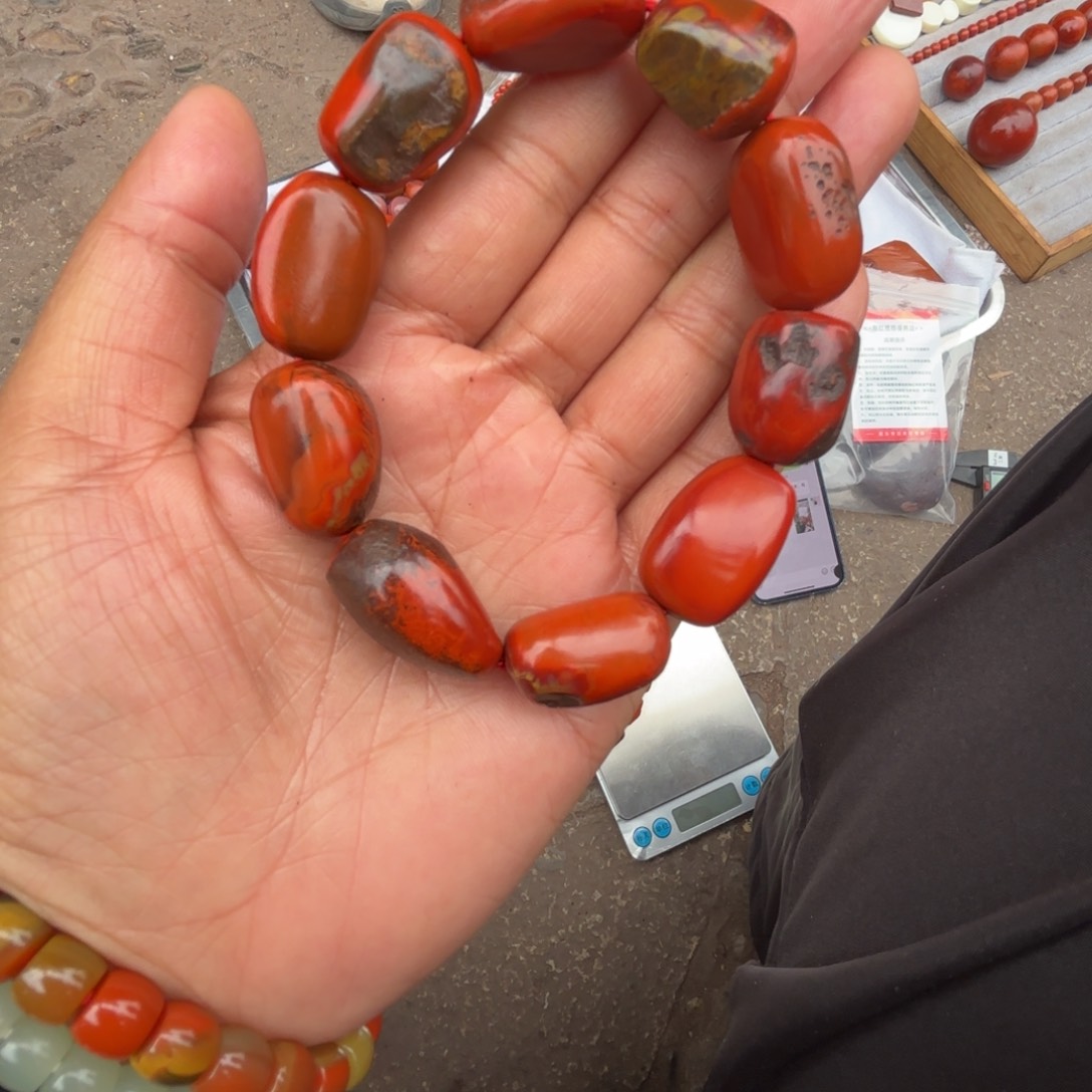 南红玛瑙颈饰未镶嵌