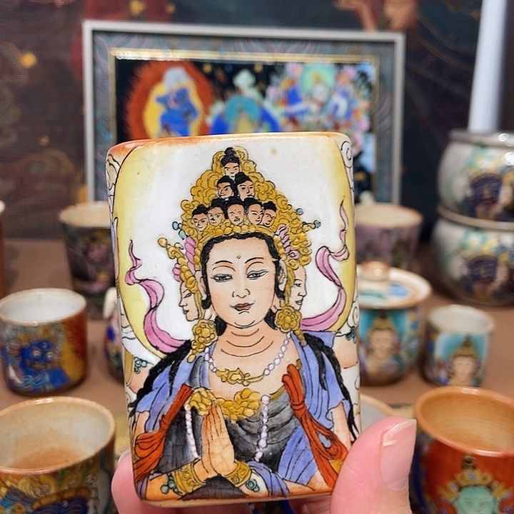 手工手绘敦煌十一面观音茶杯