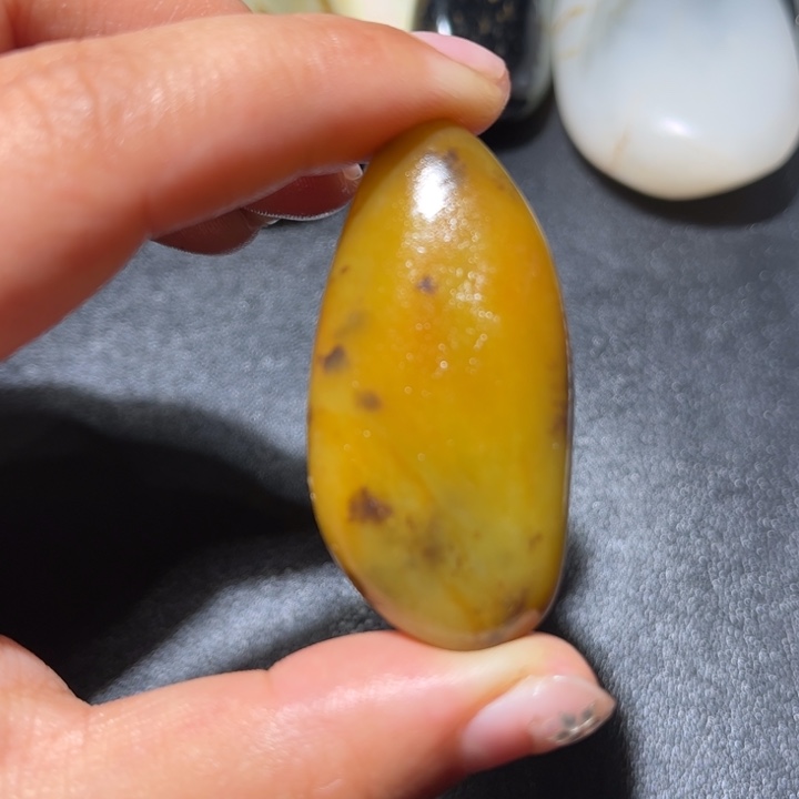 和田玉未镶嵌珠宝奇石