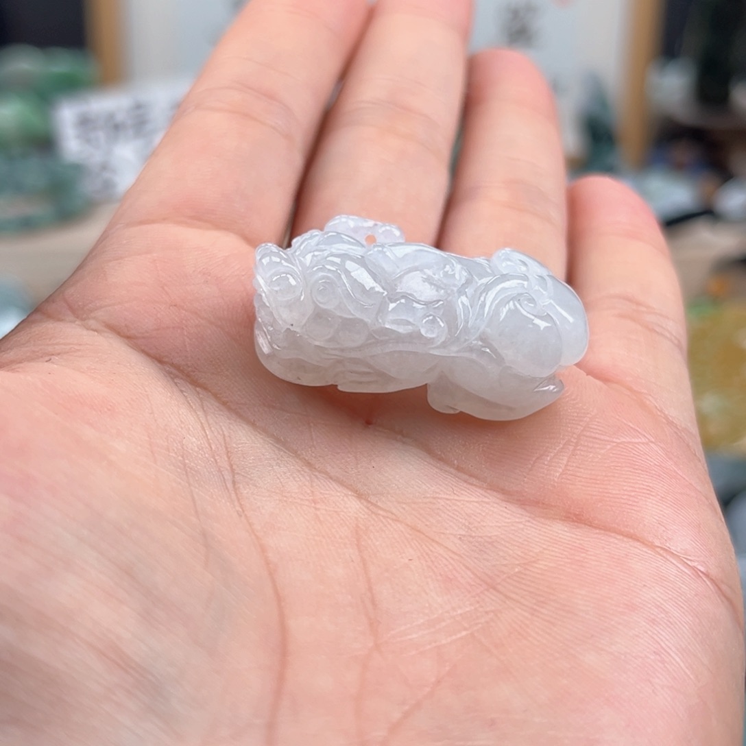 翡翠颈饰未镶嵌貔貅