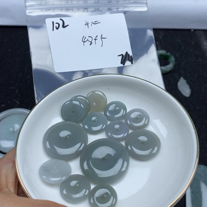 【闪购商品】翡翠颈饰未镶嵌开****天