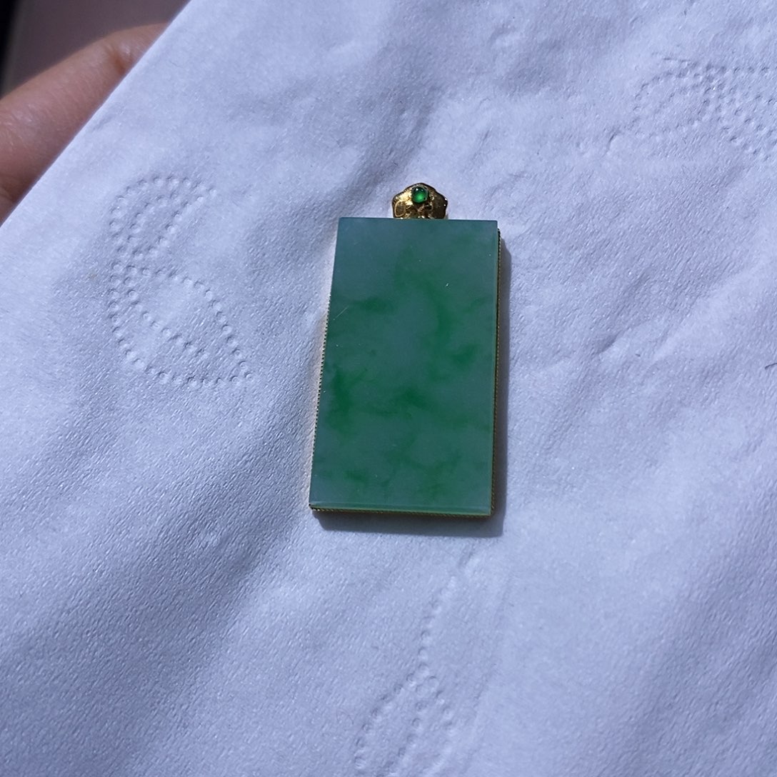 翡翠吊坠(不含链)18K金镶嵌