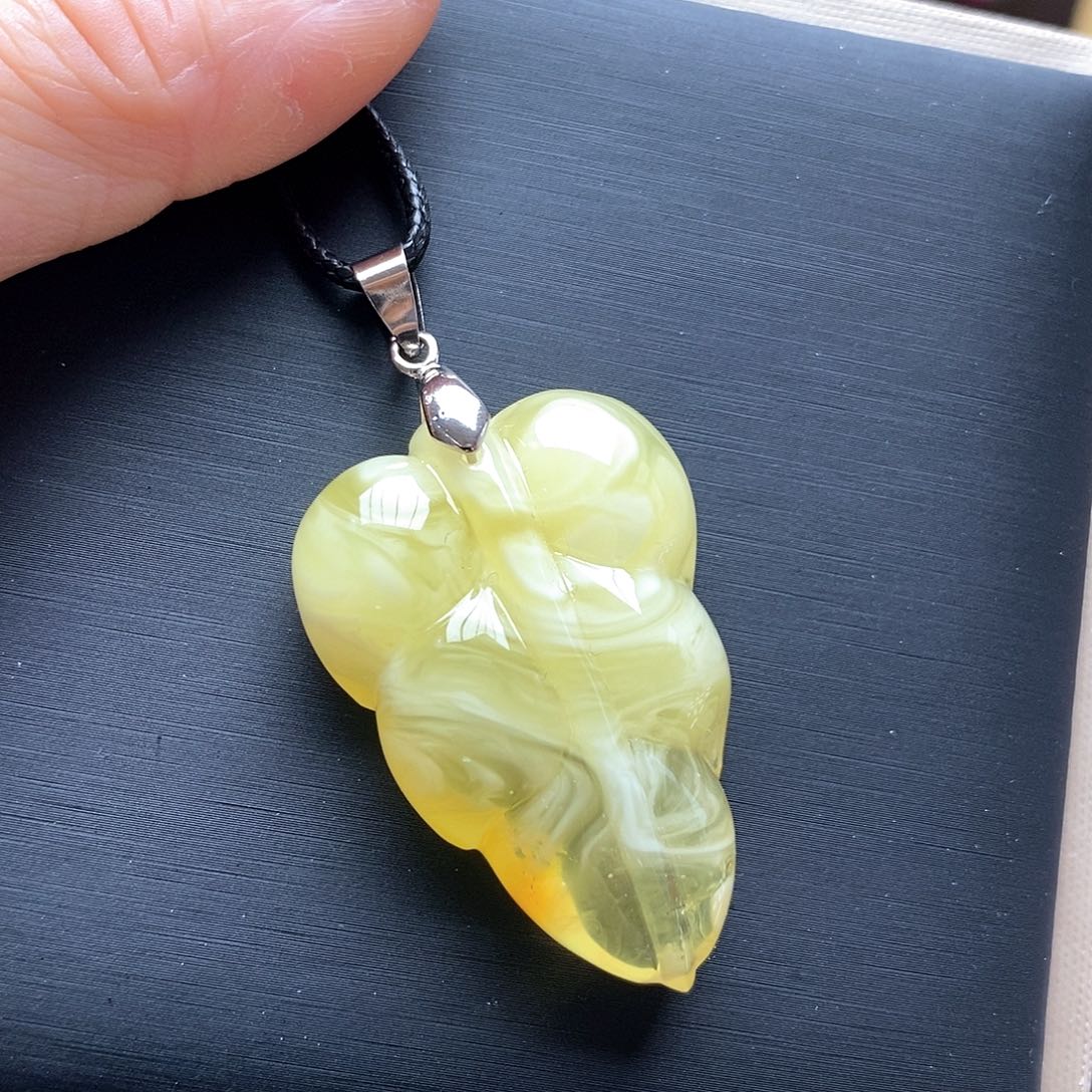蜜蜡吊坠(赠链)未镶嵌