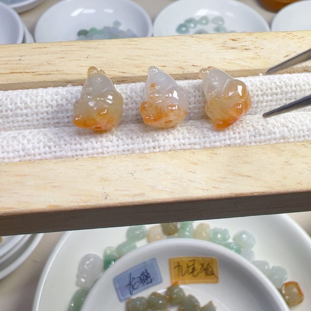 翡翠散珠通孔小鸡一只