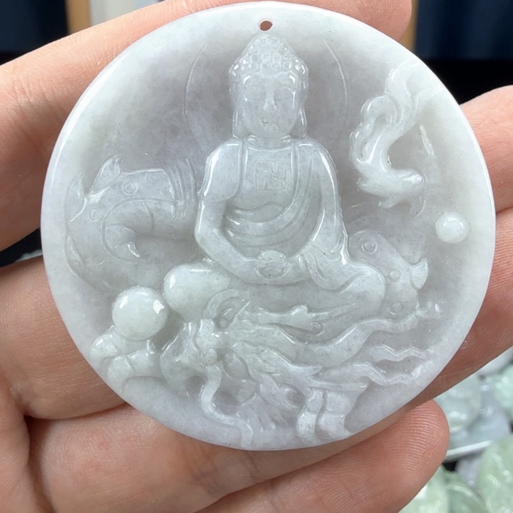 翡翠挂件未镶嵌翡翠