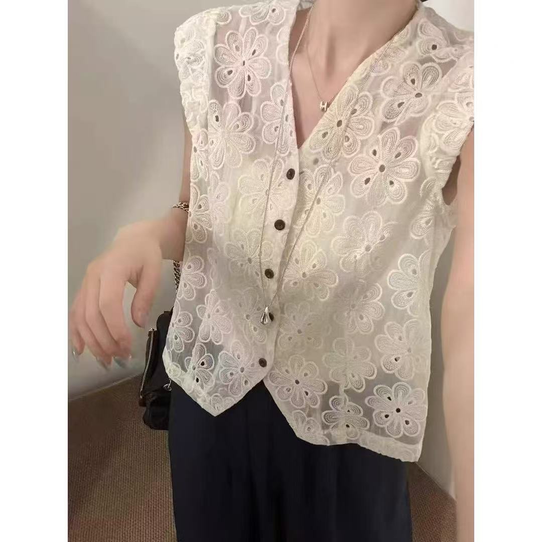 【傲傲精选】大花镂空无袖开衫衬衫