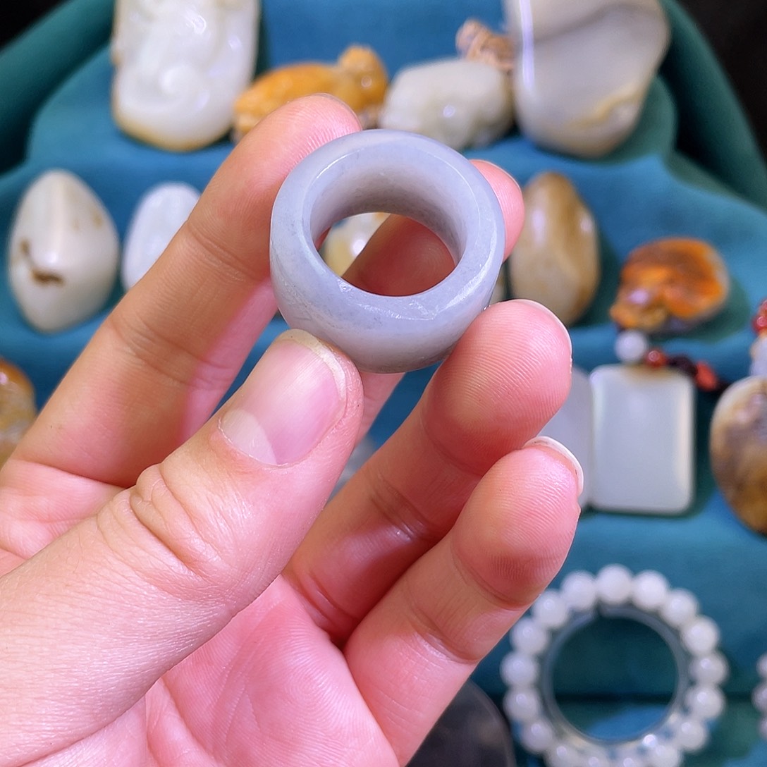 未镶嵌戒指和田玉日*