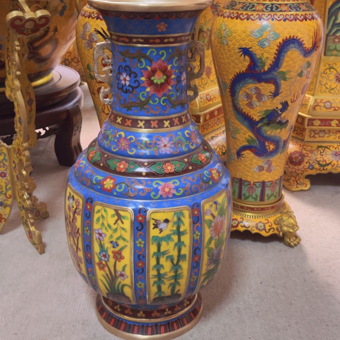 青*铜胎掐丝珐琅花瓶一对