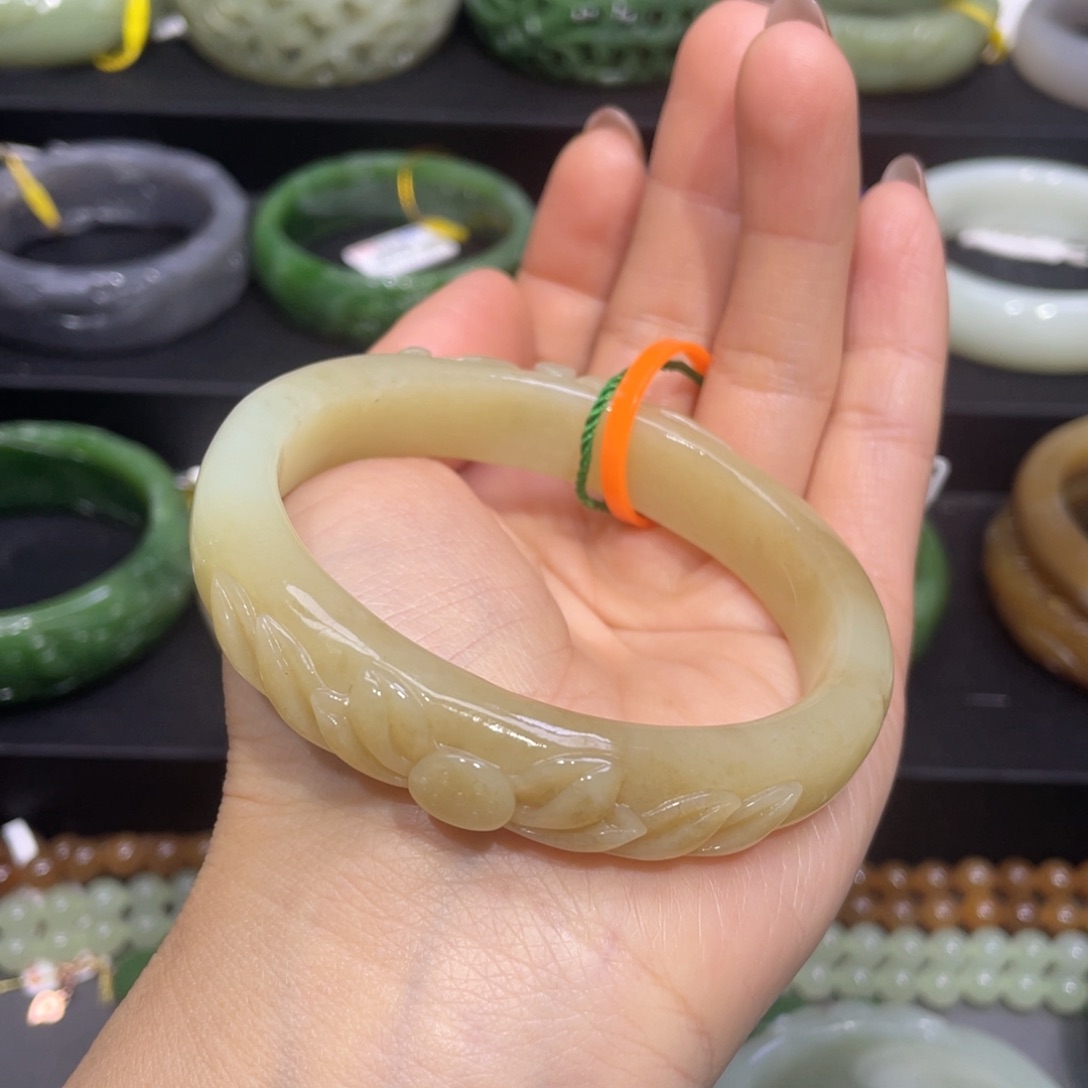 和田玉手镯59+圈口 编号63贵妃镯未镶嵌