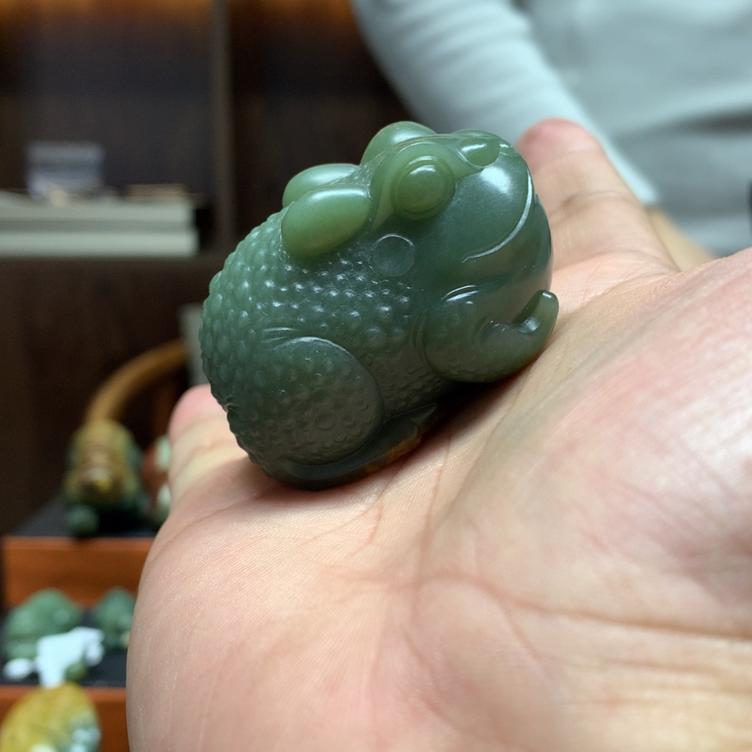 岫岩河磨玉（透闪石质玉）颈饰未镶嵌