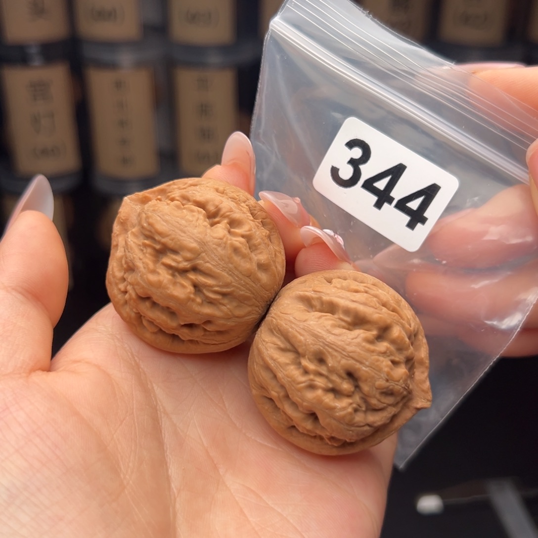 文玩核桃吊坠霸王龙40全品