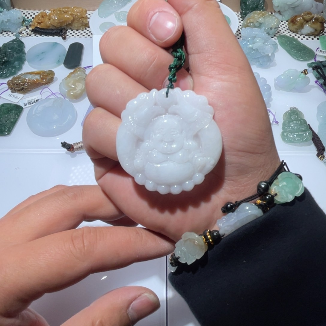 翡翠颈饰未镶嵌天然